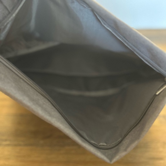 Bench Charcoal Messenger Bag - Picture 5 of 9